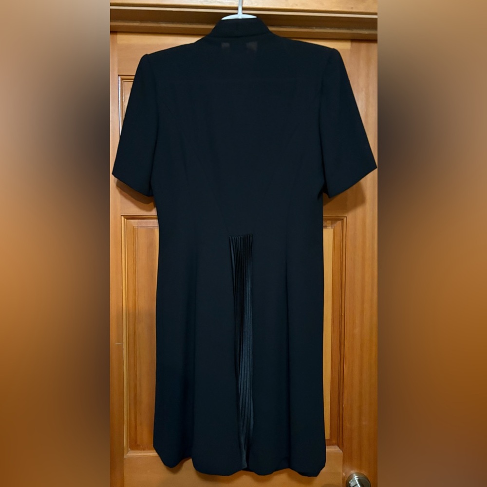 Stunning, Front Button Down Dress…🖤 - image 14